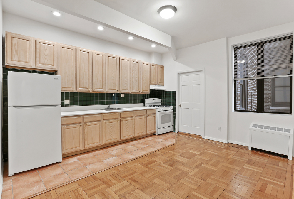 920 Riverside Drive, The Heights