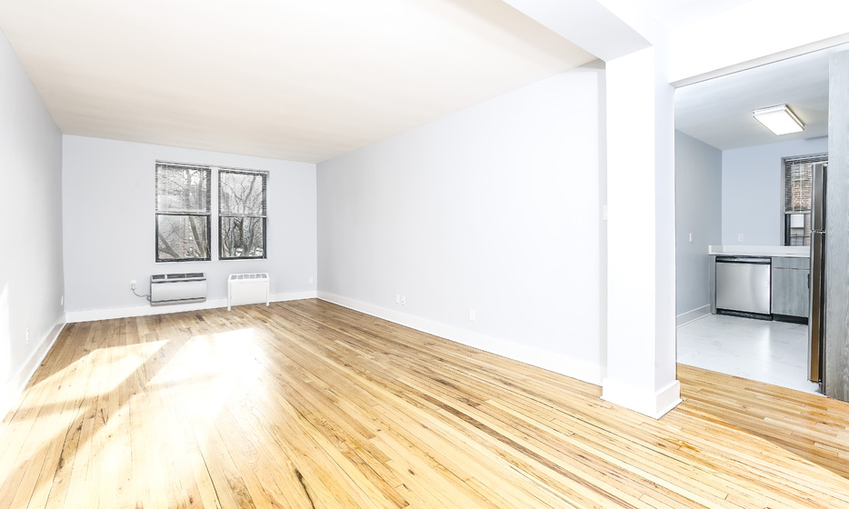 1 Bedroom Apartment for Rent in Queens | Wavecrest Gardens :: Goldfarb